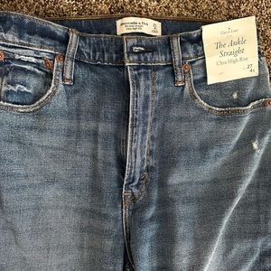 Abercrombie and Fitch jeans size 27 (4) short